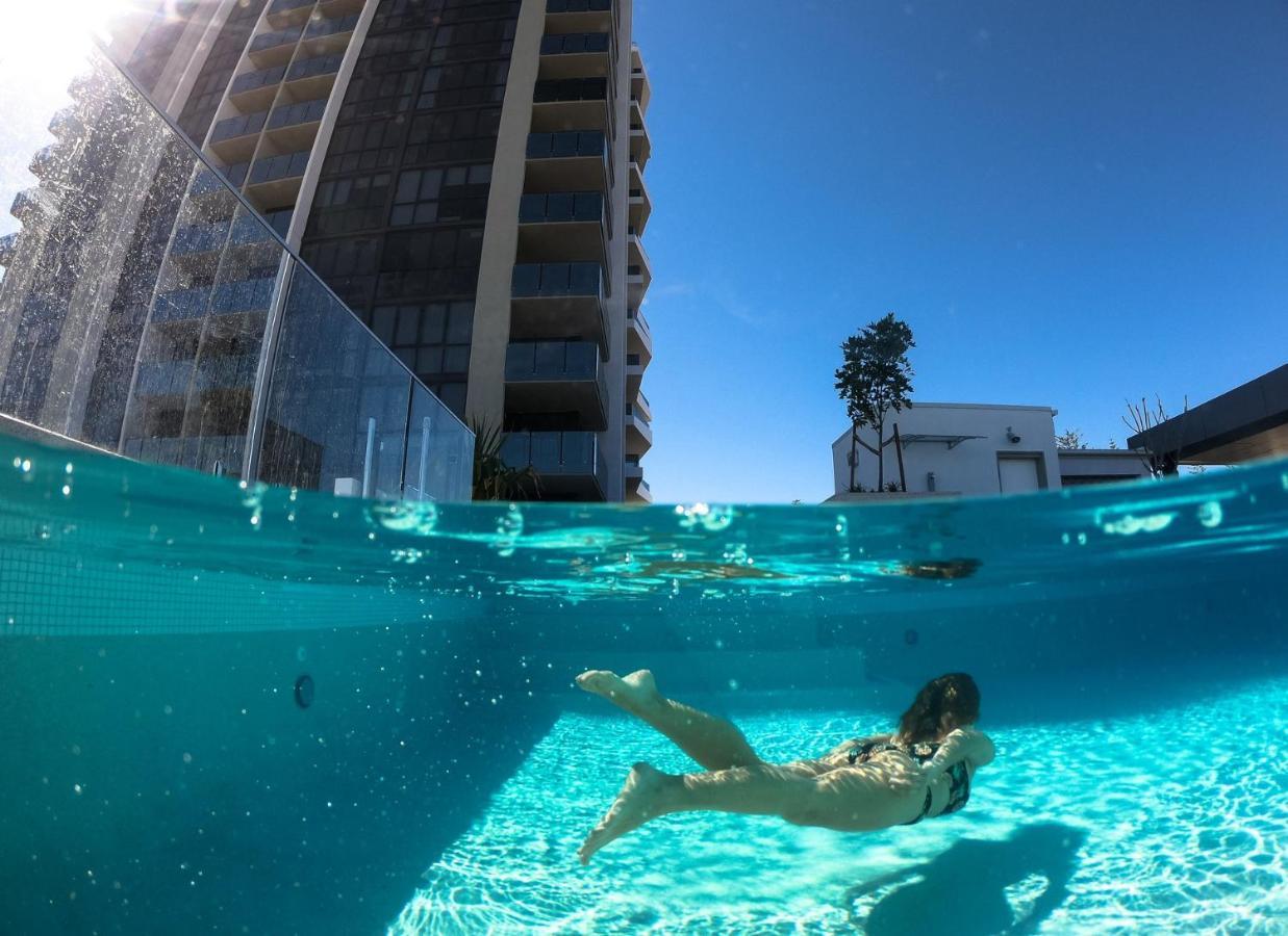 Iconic Kirra Beach Resort Gold Coast Extérieur photo