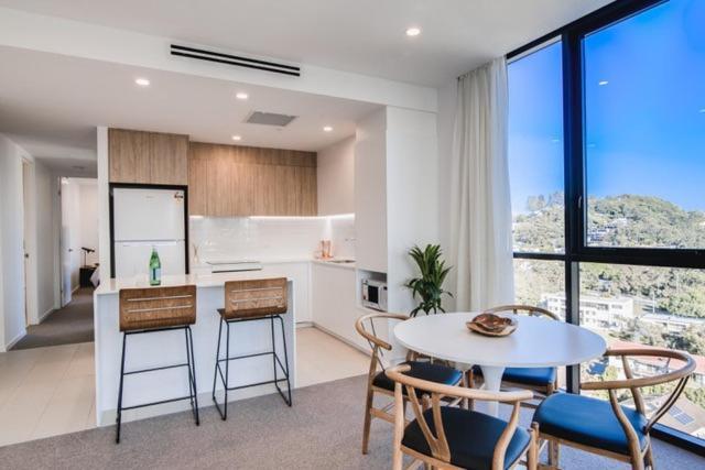 Iconic Kirra Beach Resort Gold Coast Extérieur photo